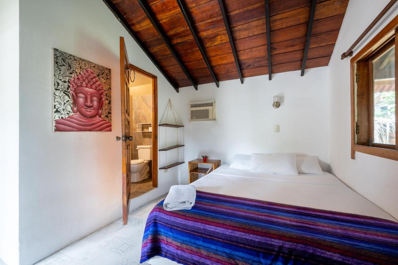 Casa Del Sol Hostel Montañita Kültér fotó